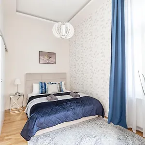 https://luxury-quentin-apartment-in-the-king-street.inbudapesthotels.com